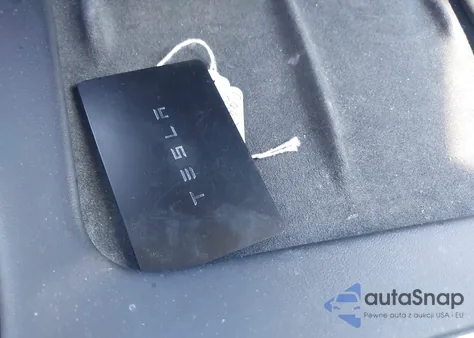 2022 Tesla Model Y Performance Dual Motor All-Wheel Drive z USA, uszkodzony, nr VIN 7SAYGDEF6NF466420